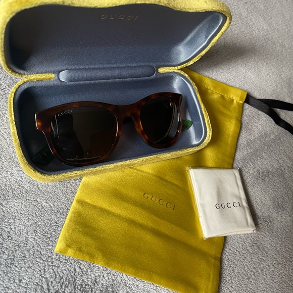 Gucci Sunglasses - Picture 8 of 9